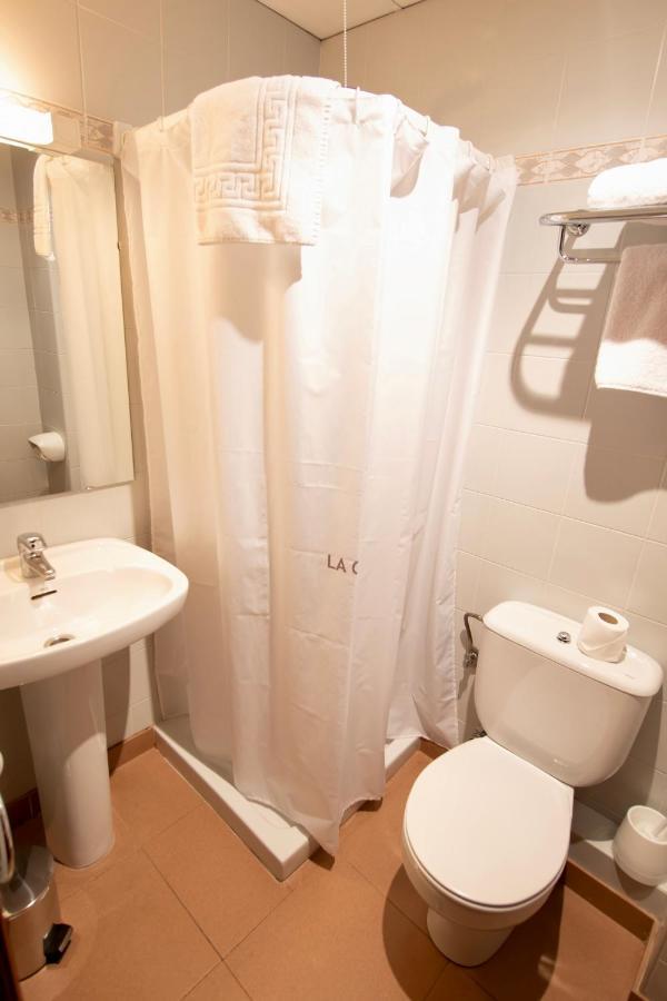 Hotel Pensio La Creu Esterri d'Àneu Esterno foto