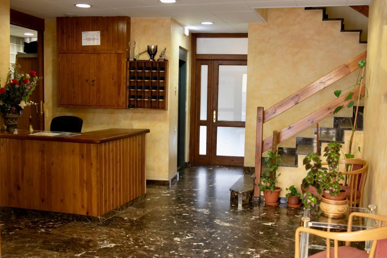 Hotel Pensio La Creu Esterri d'Àneu Esterno foto