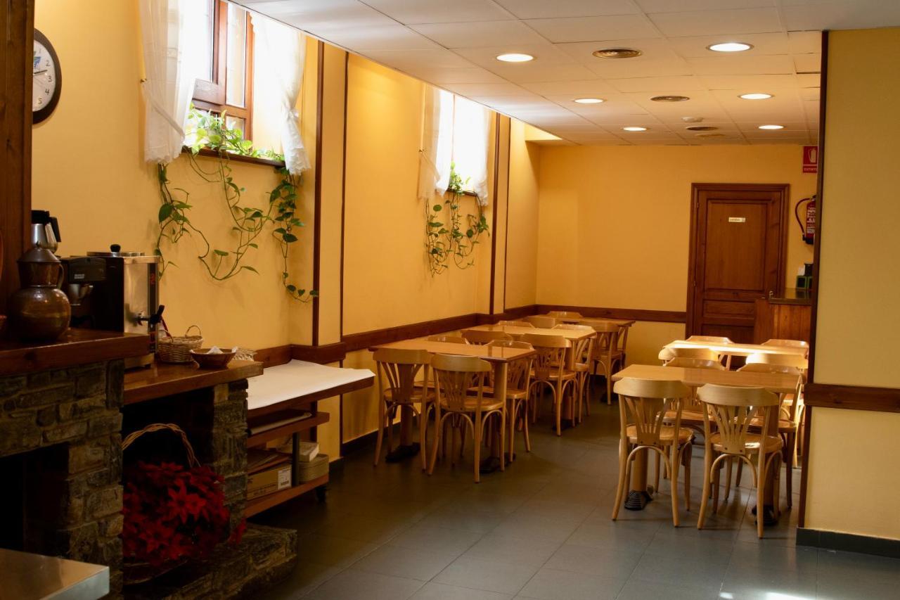 Hotel Pensio La Creu Esterri d'Àneu Esterno foto