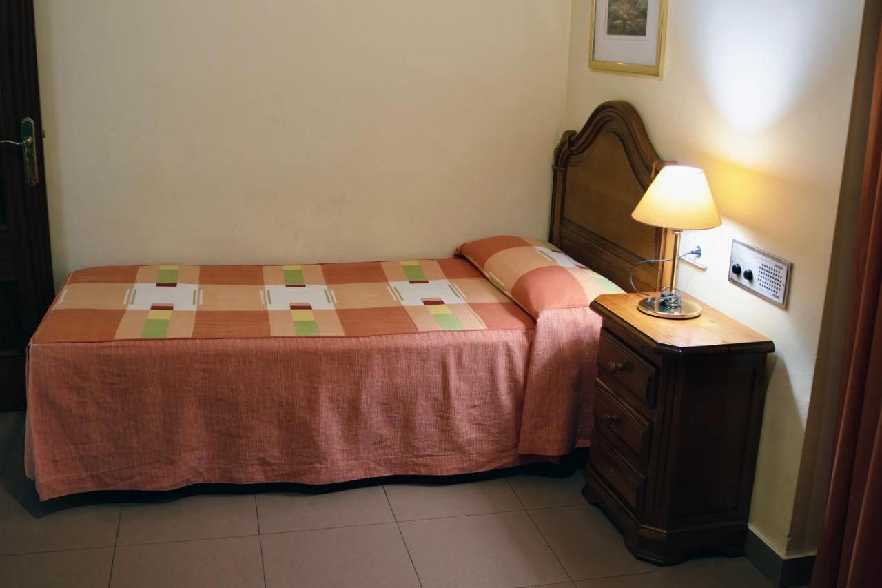 Hotel Pensio La Creu Esterri d'Àneu Esterno foto