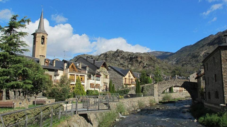 Hotel Pensio La Creu Esterri d'Àneu Esterno foto